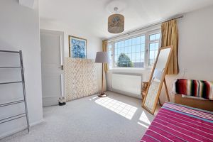 Larkfield Way